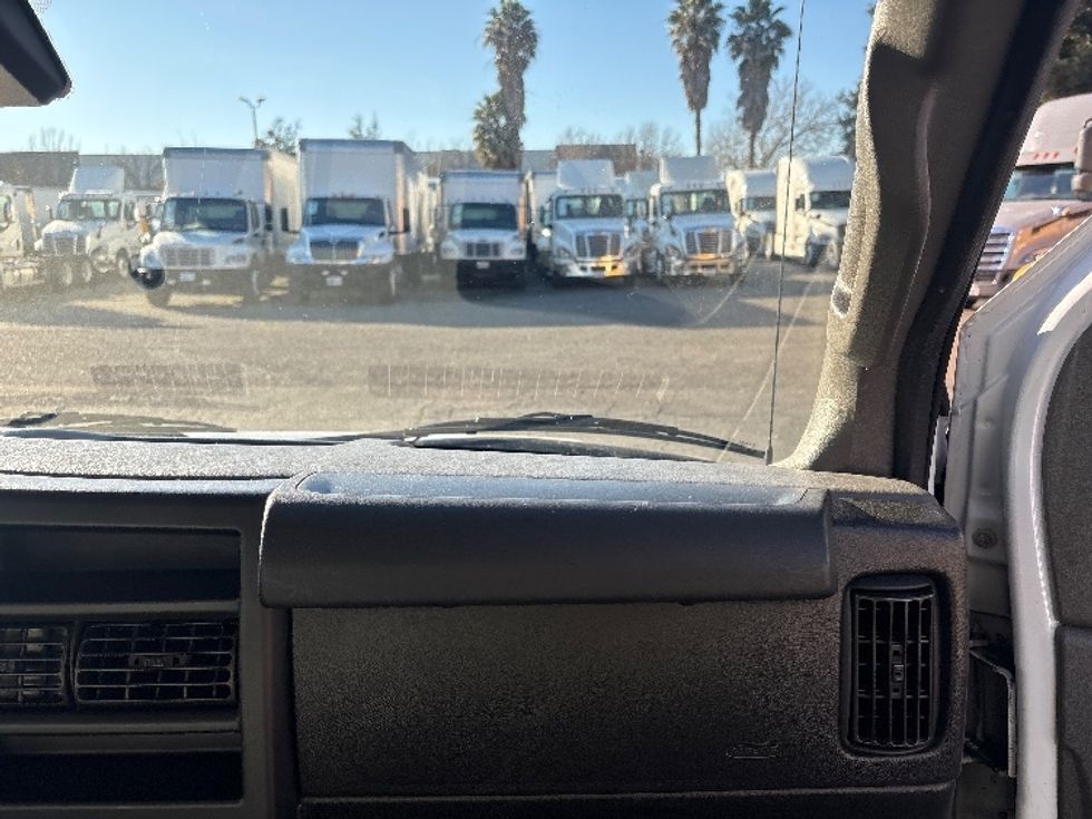 Light Duty Box Truck-Light and Medium Duty Trucks-GMC-2021-Savana G33503-West Sacramento-CA-102,853\n\t\tmiles-$ 29,750 - Image 20