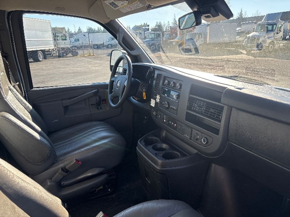 Light Duty Box Truck-Light and Medium Duty Trucks-GMC-2021-Savana G33503-West Sacramento-CA-102,853\n\t\tmiles-$ 29,750 - Image 21