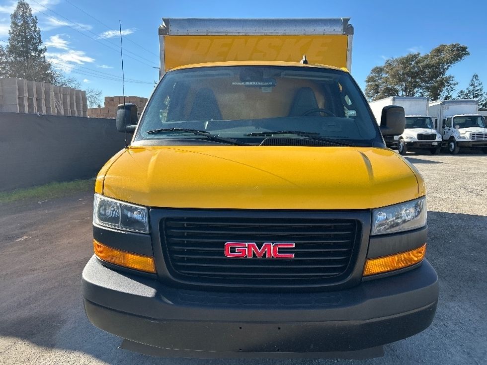 Light Duty Box Truck-Light and Medium Duty Trucks-GMC-2021-Savana G33503-West Sacramento-CA-105,780\n\t\tmiles-$ 27,000 - Image 2