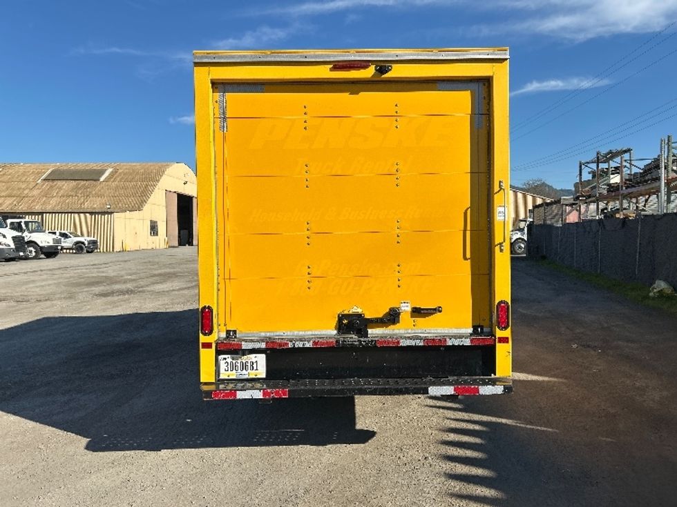 Light Duty Box Truck-Light and Medium Duty Trucks-GMC-2021-Savana G33503-West Sacramento-CA-105,780\n\t\tmiles-$ 27,000 - Image 7
