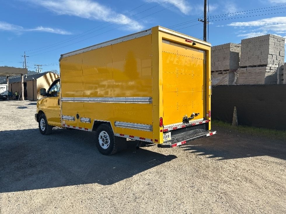Light Duty Box Truck-Light and Medium Duty Trucks-GMC-2021-Savana G33503-West Sacramento-CA-105,780\n\t\tmiles-$ 27,000 - Image 6