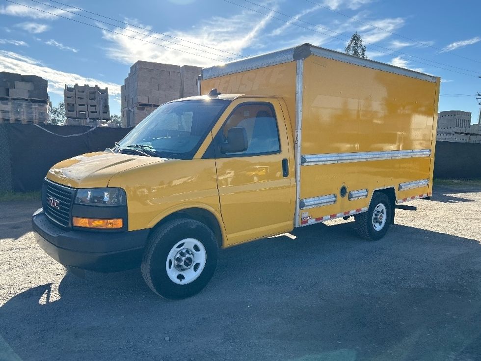 Light Duty Box Truck-Light and Medium Duty Trucks-GMC-2021-Savana G33503-West Sacramento-CA-105,780\n\t\tmiles-$ 27,000 - Image 3