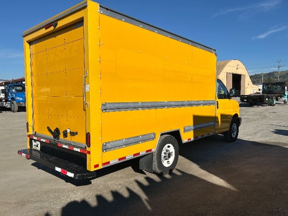 Light Duty Box Truck-Light and Medium Duty Trucks-GMC-2021-Savana G33503-West Sacramento-CA-105,780\n\t\tmiles-$ 27,000 - Image 13