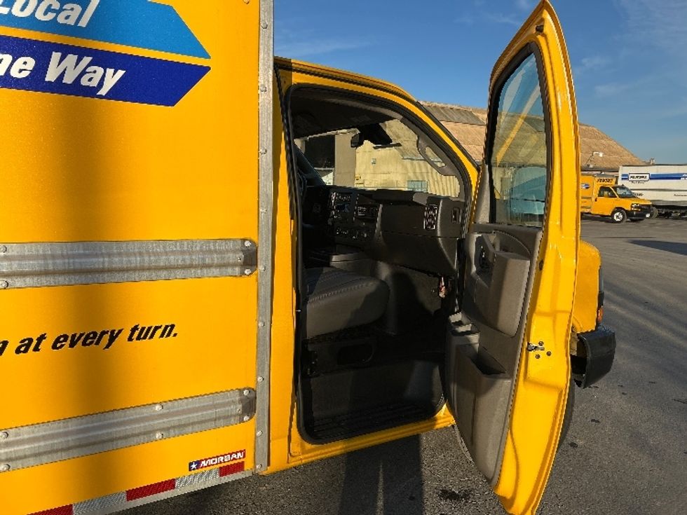 Light Duty Box Truck-Light and Medium Duty Trucks-GMC-2021-Savana G33503-West Sacramento-CA-105,780\n\t\tmiles-$ 27,000 - Image 20