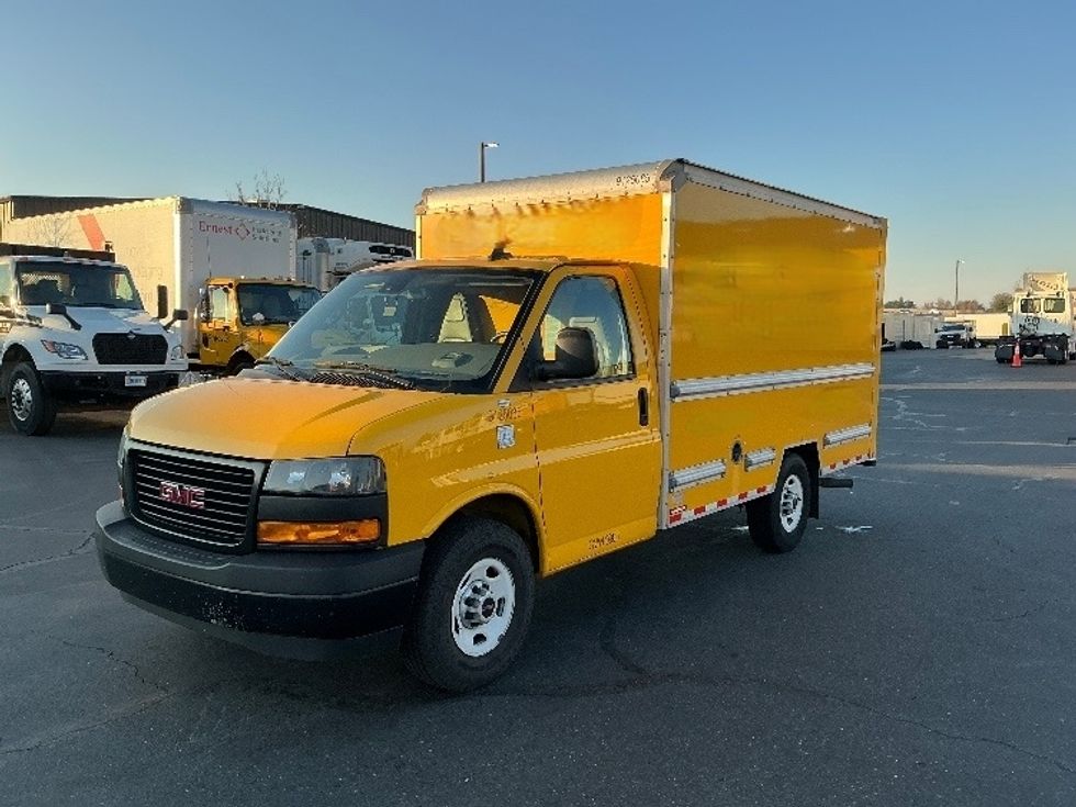 Light Duty Box Truck-Light and Medium Duty Trucks-GMC-2021-Savana G33503-West Sacramento-CA-113,006\n\t\tmiles-$ 26,000 - Image 3