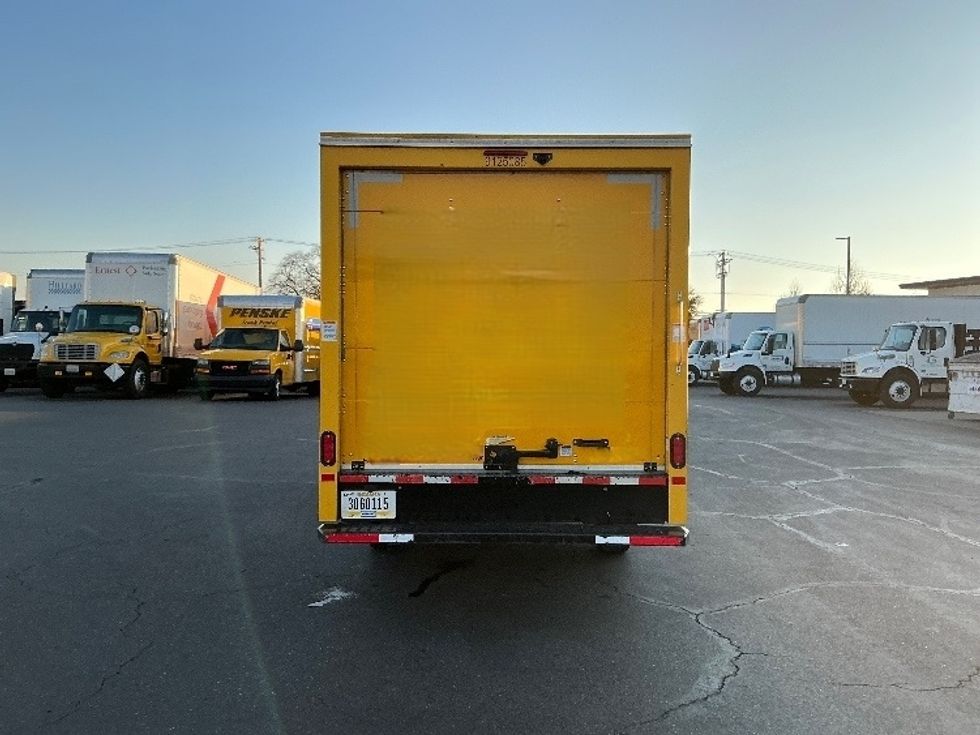 Light Duty Box Truck-Light and Medium Duty Trucks-GMC-2021-Savana G33503-West Sacramento-CA-113,006\n\t\tmiles-$ 26,000 - Image 7