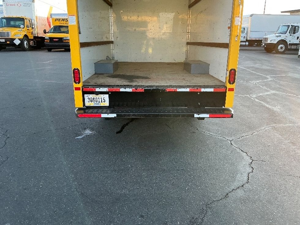 Light Duty Box Truck-Light and Medium Duty Trucks-GMC-2021-Savana G33503-West Sacramento-CA-113,006\n\t\tmiles-$ 26,000 - Image 9