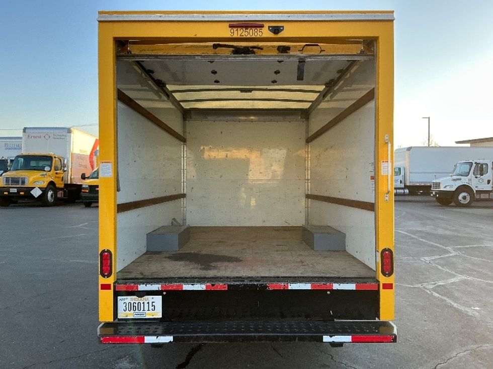 Light Duty Box Truck-Light and Medium Duty Trucks-GMC-2021-Savana G33503-West Sacramento-CA-113,006\n\t\tmiles-$ 26,000 - Image 8
