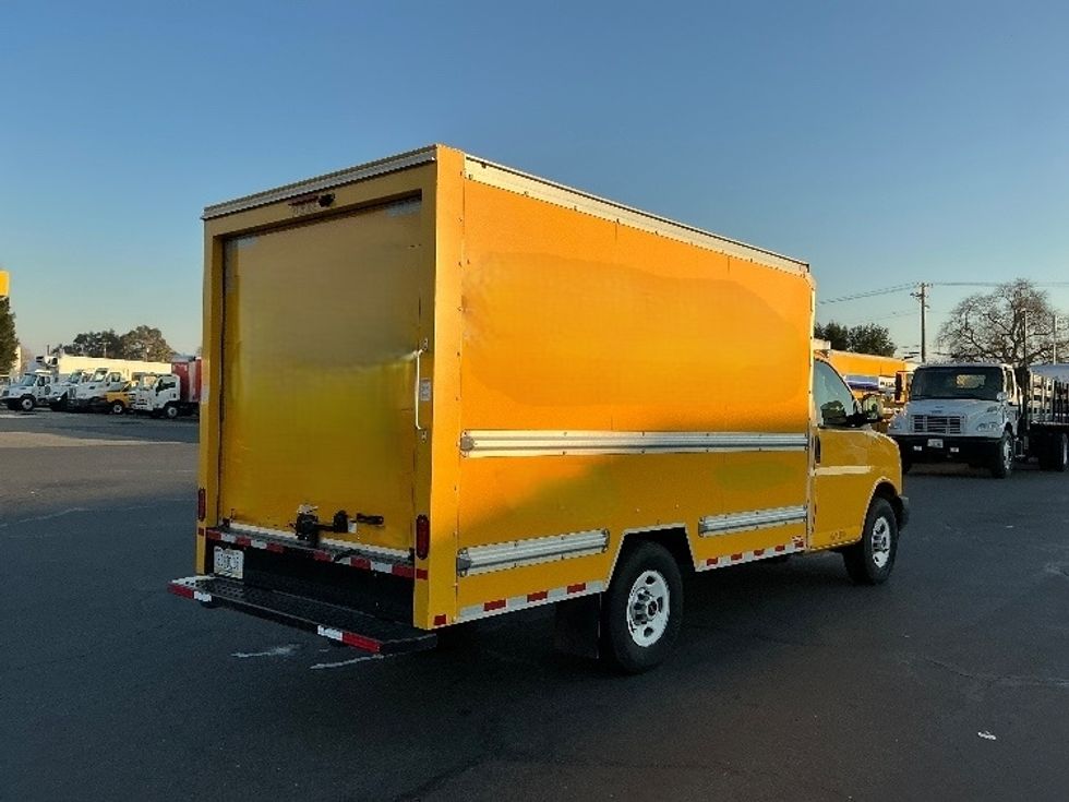 Light Duty Box Truck-Light and Medium Duty Trucks-GMC-2021-Savana G33503-West Sacramento-CA-113,006\n\t\tmiles-$ 26,000 - Image 13