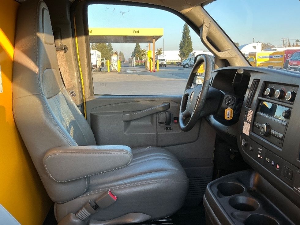 Light Duty Box Truck-Light and Medium Duty Trucks-GMC-2021-Savana G33503-West Sacramento-CA-113,006\n\t\tmiles-$ 26,000 - Image 22
