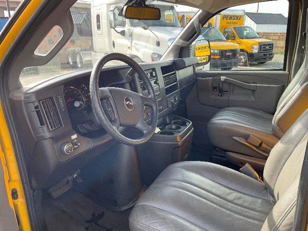 Light Duty Box Truck-Light and Medium Duty Trucks-GMC-2021-Savana G33503-West Valley City-UT-104,011\n\t\tmiles-$ 27,250 - Image 16