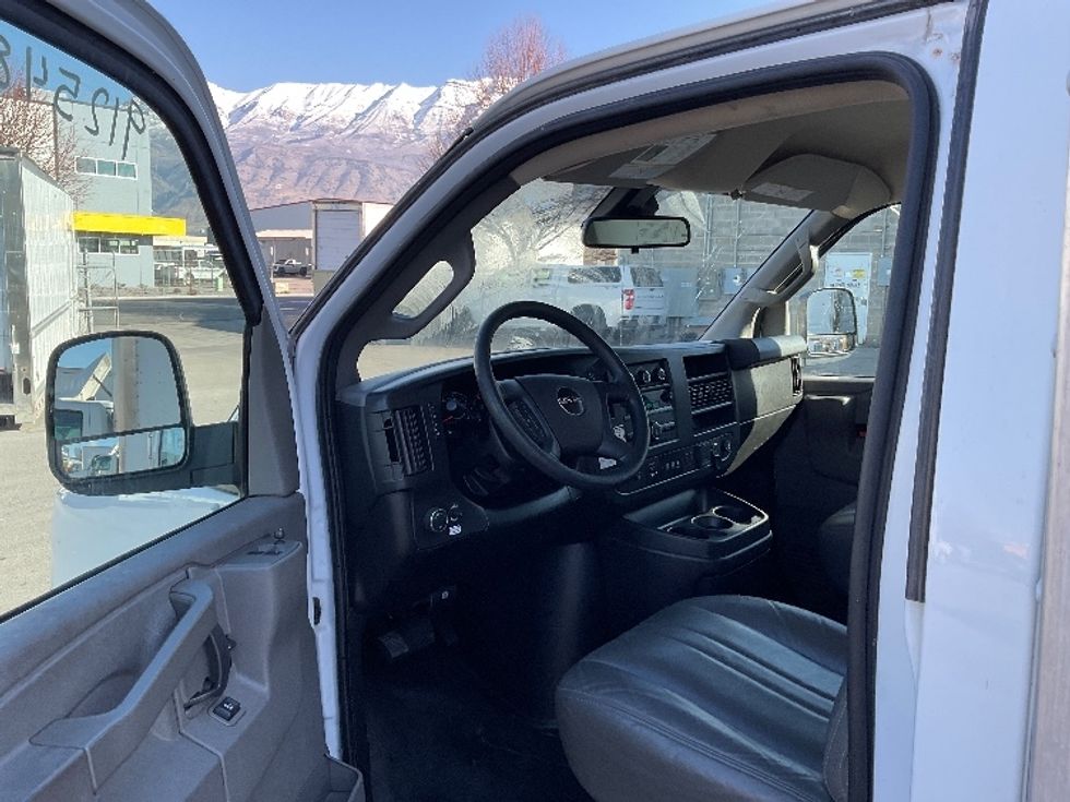 Light Duty Box Truck-Light and Medium Duty Trucks-GMC-2021-Savana G33503-West Valley City-UT-104,558\n\t\tmiles-$ 30,000 - Image 15
