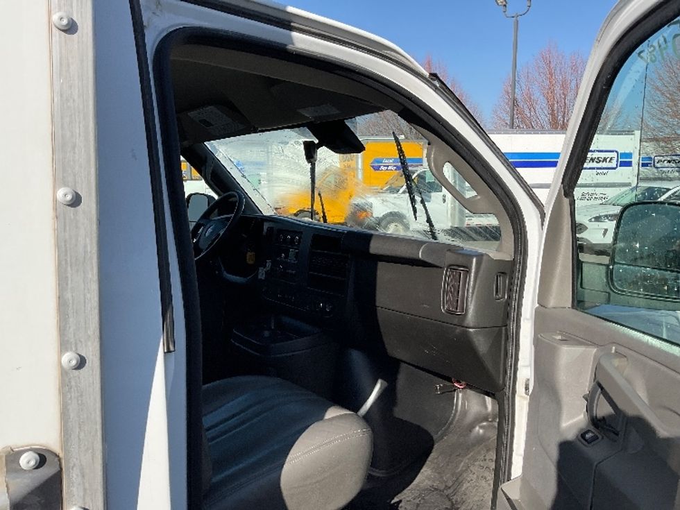 Light Duty Box Truck-Light and Medium Duty Trucks-GMC-2021-Savana G33503-West Valley City-UT-104,558\n\t\tmiles-$ 30,000 - Image 19