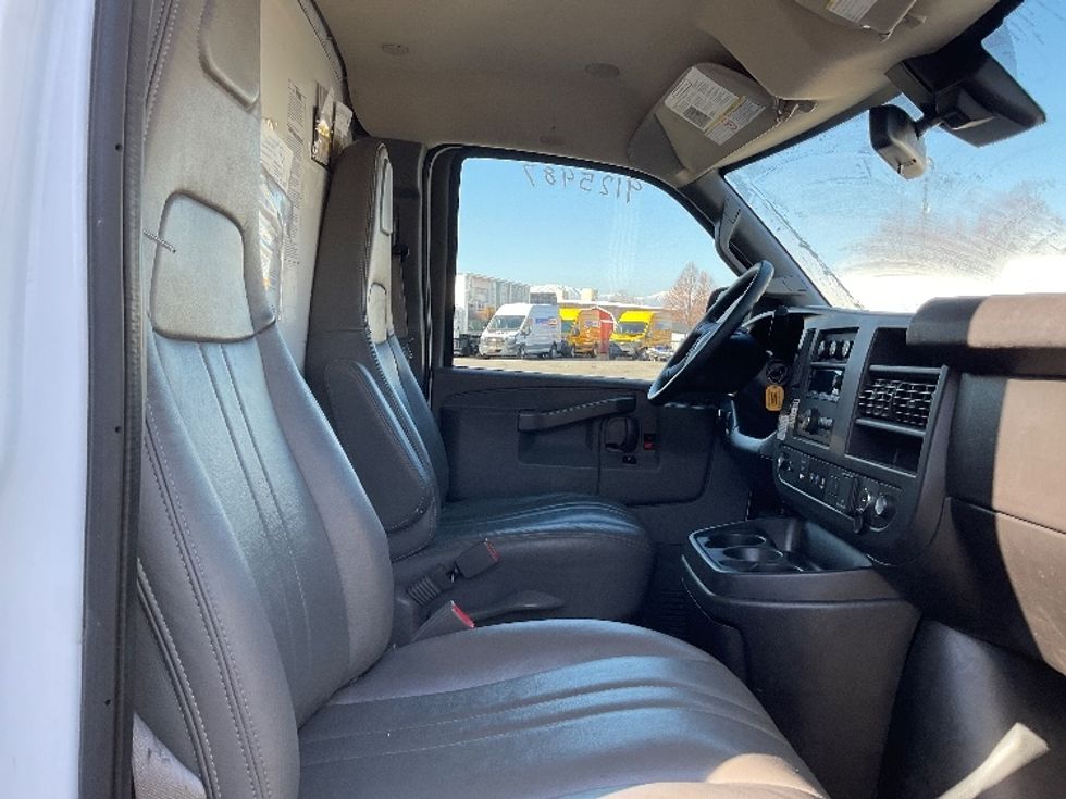 Light Duty Box Truck-Light and Medium Duty Trucks-GMC-2021-Savana G33503-West Valley City-UT-104,558\n\t\tmiles-$ 30,000 - Image 21