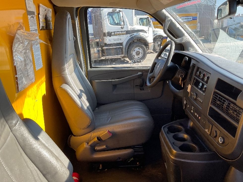 Light Duty Box Truck-Light and Medium Duty Trucks-GMC-2021-Savana G33503-West Valley City-UT-111,395\n\t\tmiles-$ 26,500 - Image 21