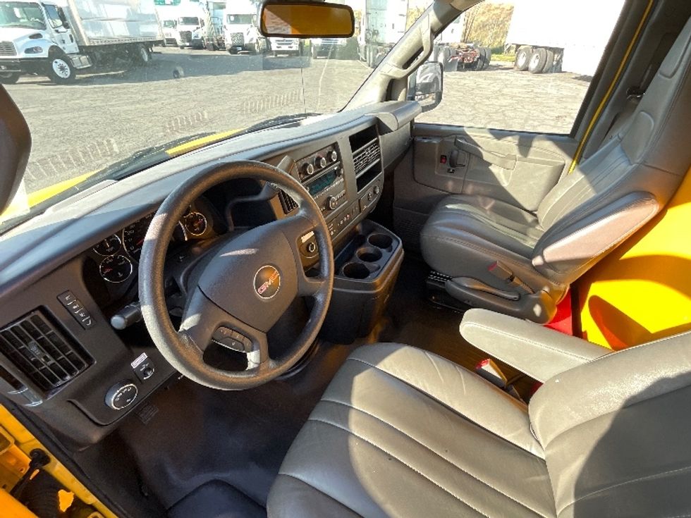 Light Duty Box Truck-Light and Medium Duty Trucks-GMC-2021-Savana G33503-West Valley City-UT-113,141\n\t\tmiles-$ 26,250 - Image 17