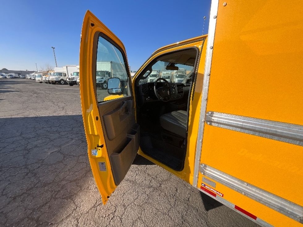 Light Duty Box Truck-Light and Medium Duty Trucks-GMC-2021-Savana G33503-West Valley City-UT-113,141\n\t\tmiles-$ 26,250 - Image 16