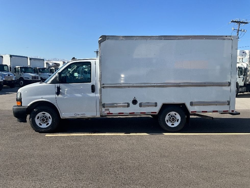 Light Duty Box Truck-Light and Medium Duty Trucks-GMC-2021-Savana G33503-West Valley City-UT-122,075\n\t\tmiles-$ 27,750 - Image 4