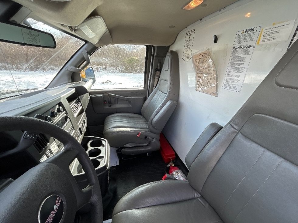 Light Duty Box Truck-Light and Medium Duty Trucks-GMC-2021-Savana G33503-White Deer-PA-107,287\n\t\tmiles-$ 27,250 - Image 18