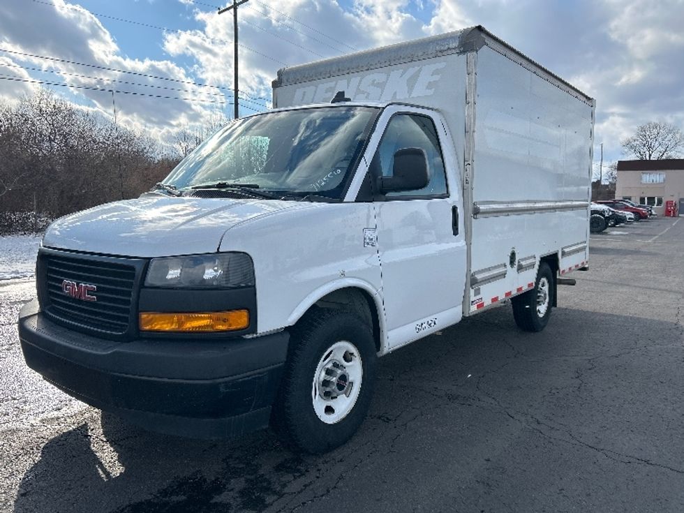 Light Duty Box Truck-Light and Medium Duty Trucks-GMC-2021-Savana G33503-White Deer-PA-107,287\n\t\tmiles-$ 27,250 - Image 3