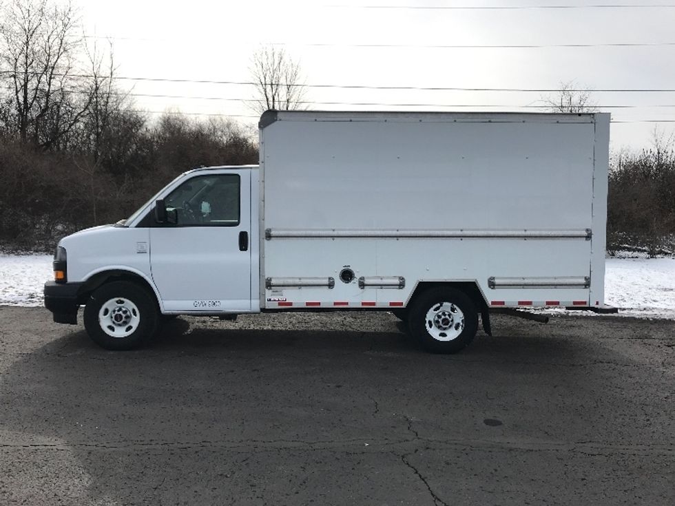 Light Duty Box Truck-Light and Medium Duty Trucks-GMC-2021-Savana G33503-White Deer-PA-110,095\n\t\tmiles-$ 27,000 - Image 4