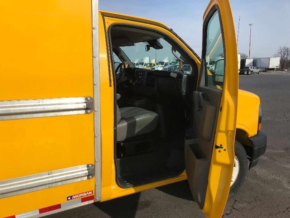 Light Duty Box Truck-Light and Medium Duty Trucks-GMC-2021-Savana G33503-White Deer-PA-111,372\n\t\tmiles-$ 24,500 - Image 16