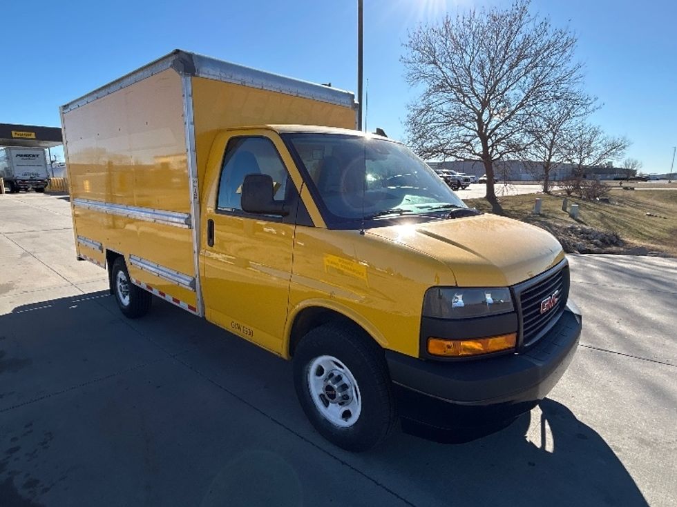 Light Duty Box Truck-Light and Medium Duty Trucks-GMC-2021-Savana G33503-Wichita-KS-103,074\n\t\tmiles-$ 26,000 - Image 1