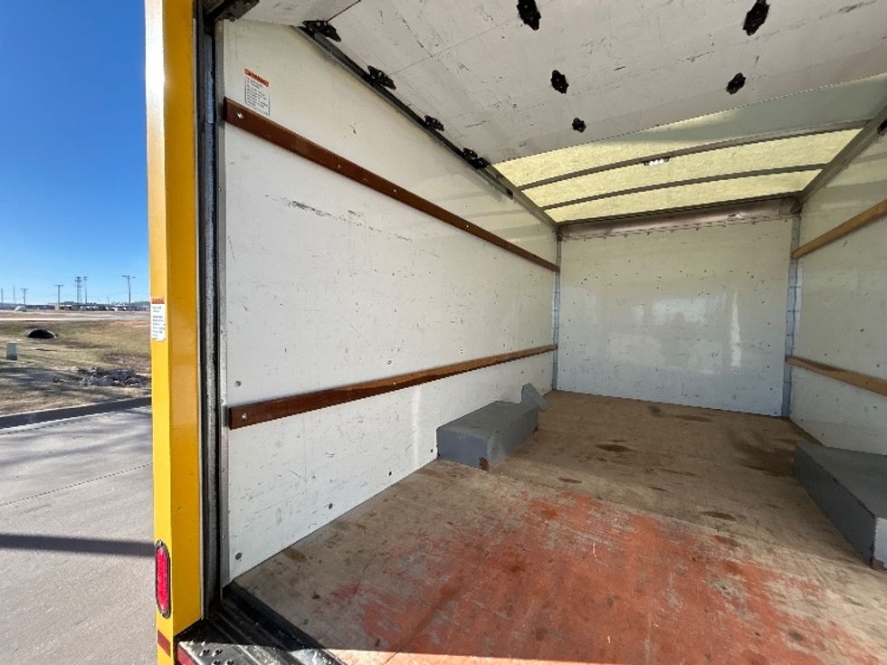 Light Duty Box Truck-Light and Medium Duty Trucks-GMC-2021-Savana G33503-Wichita-KS-103,074\n\t\tmiles-$ 26,000 - Image 10
