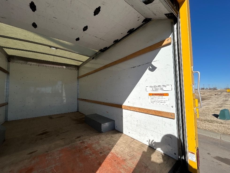 Light Duty Box Truck-Light and Medium Duty Trucks-GMC-2021-Savana G33503-Wichita-KS-103,074\n\t\tmiles-$ 26,000 - Image 11