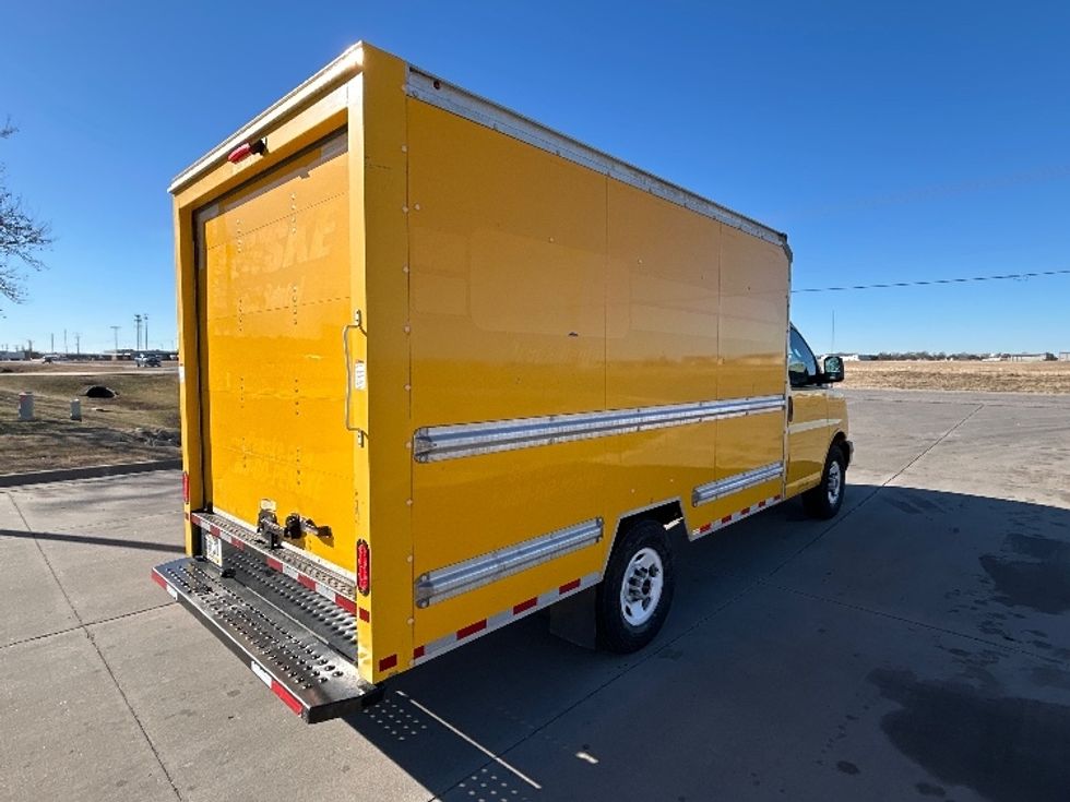 Light Duty Box Truck-Light and Medium Duty Trucks-GMC-2021-Savana G33503-Wichita-KS-103,074\n\t\tmiles-$ 26,000 - Image 12