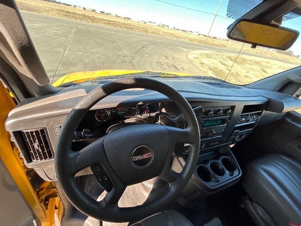 Light Duty Box Truck-Light and Medium Duty Trucks-GMC-2021-Savana G33503-Wichita-KS-103,074\n\t\tmiles-$ 26,000 - Image 16