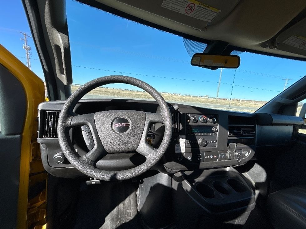 Light Duty Box Truck-Light and Medium Duty Trucks-GMC-2021-Savana G33503-Wichita-KS-103,074\n\t\tmiles-$ 26,000 - Image 17