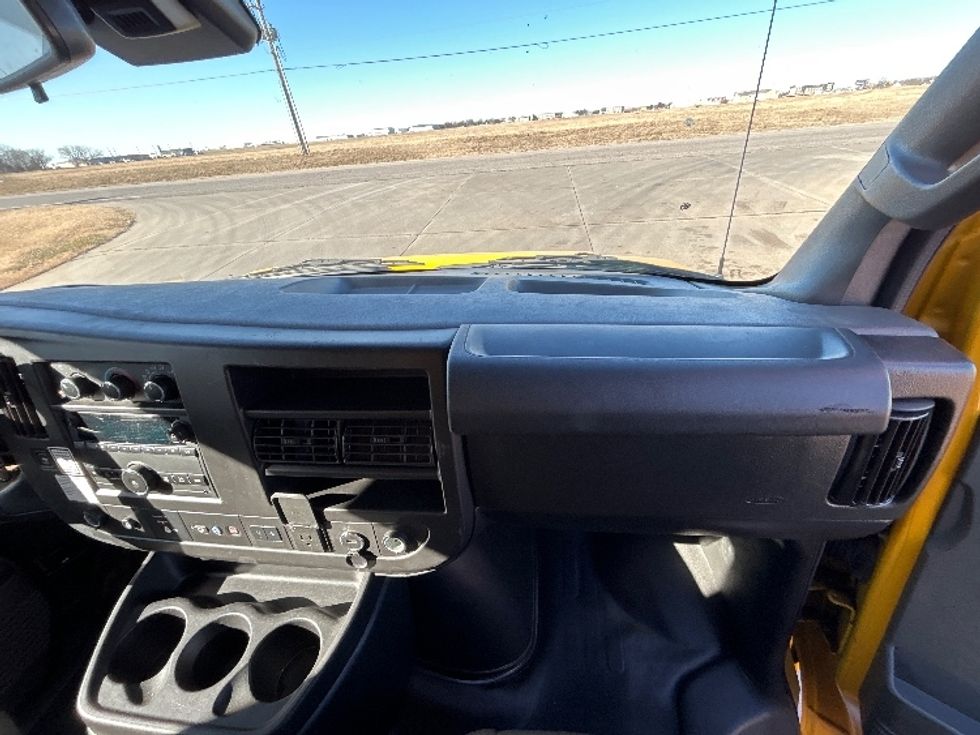 Light Duty Box Truck-Light and Medium Duty Trucks-GMC-2021-Savana G33503-Wichita-KS-103,074\n\t\tmiles-$ 26,000 - Image 20