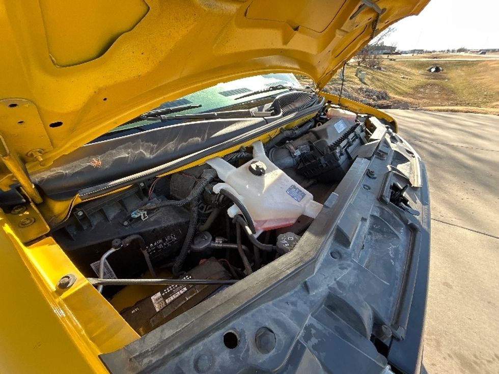 Light Duty Box Truck-Light and Medium Duty Trucks-GMC-2021-Savana G33503-Wichita-KS-103,074\n\t\tmiles-$ 26,000 - Image 22