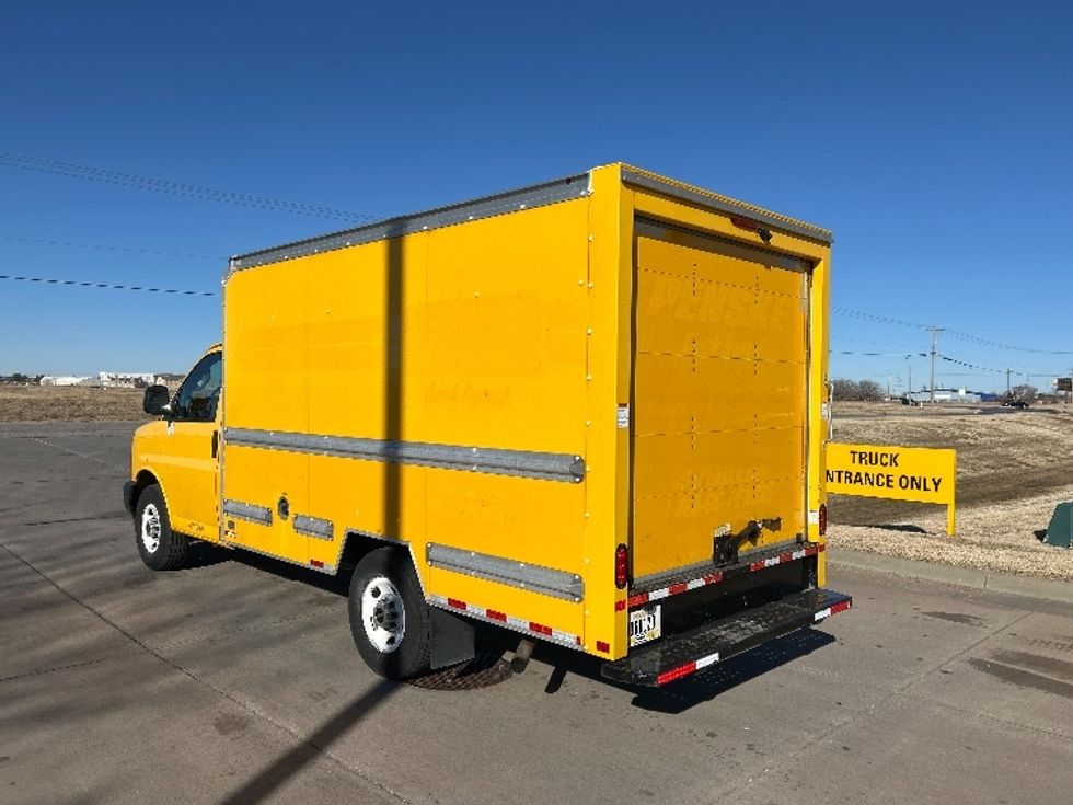 Light Duty Box Truck-Light and Medium Duty Trucks-GMC-2021-Savana G33503-Wichita-KS-103,074\n\t\tmiles-$ 26,000 - Image 6