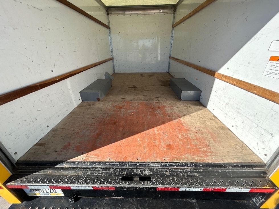 Light Duty Box Truck-Light and Medium Duty Trucks-GMC-2021-Savana G33503-Wichita-KS-103,074\n\t\tmiles-$ 26,000 - Image 9