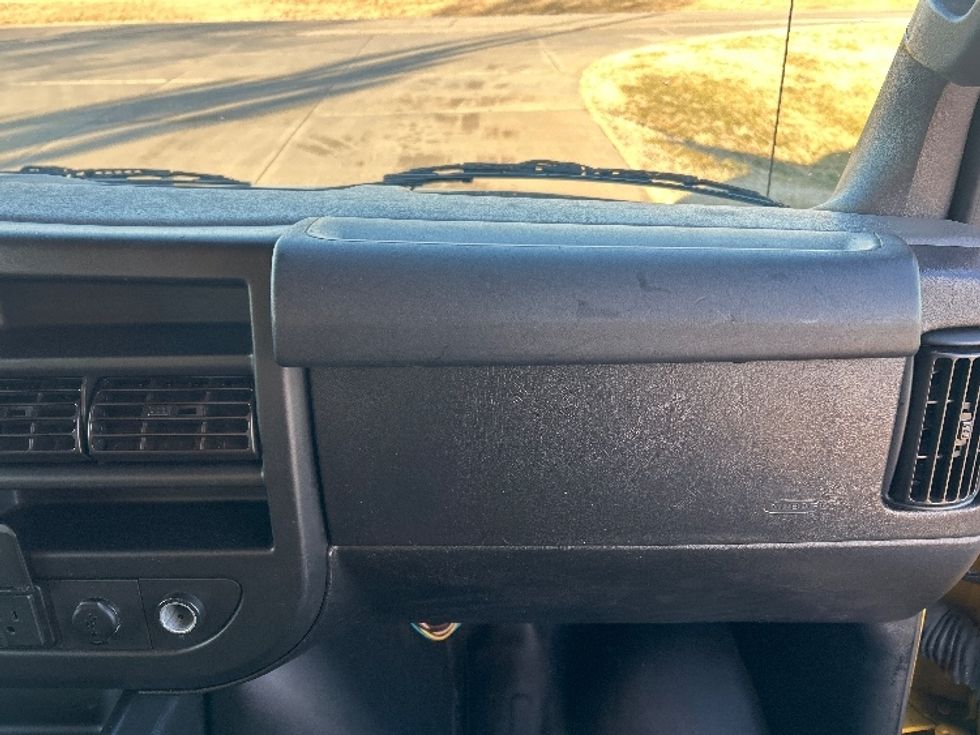 Light Duty Box Truck-Light and Medium Duty Trucks-GMC-2021-Savana G33503-Wichita-KS-109,348\n\t\tmiles-$ 25,250 - Image 21