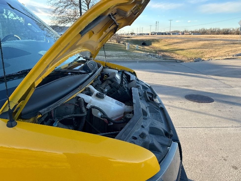 Light Duty Box Truck-Light and Medium Duty Trucks-GMC-2021-Savana G33503-Wichita-KS-109,348\n\t\tmiles-$ 25,250 - Image 23