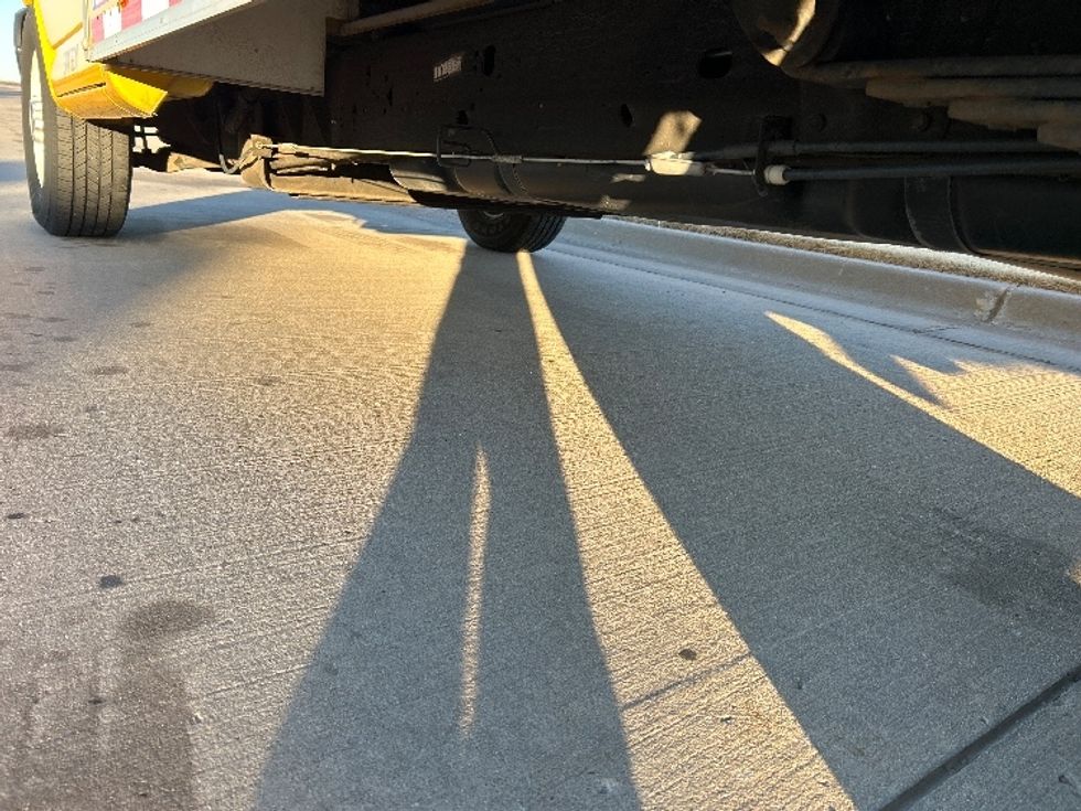 Light Duty Box Truck-Light and Medium Duty Trucks-GMC-2021-Savana G33503-Wichita-KS-109,348\n\t\tmiles-$ 25,250 - Image 5