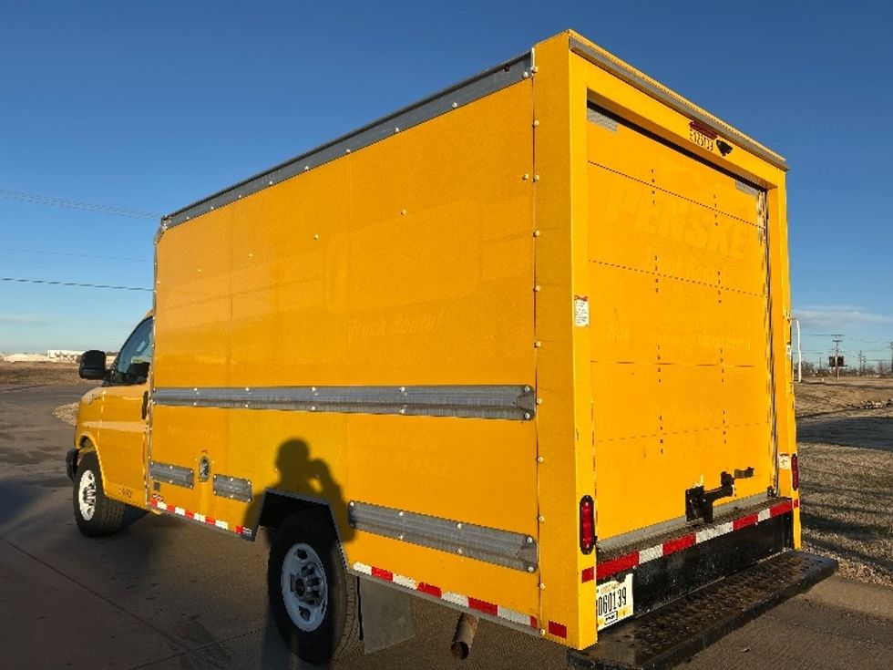 Light Duty Box Truck-Light and Medium Duty Trucks-GMC-2021-Savana G33503-Wichita-KS-109,348\n\t\tmiles-$ 25,250 - Image 6