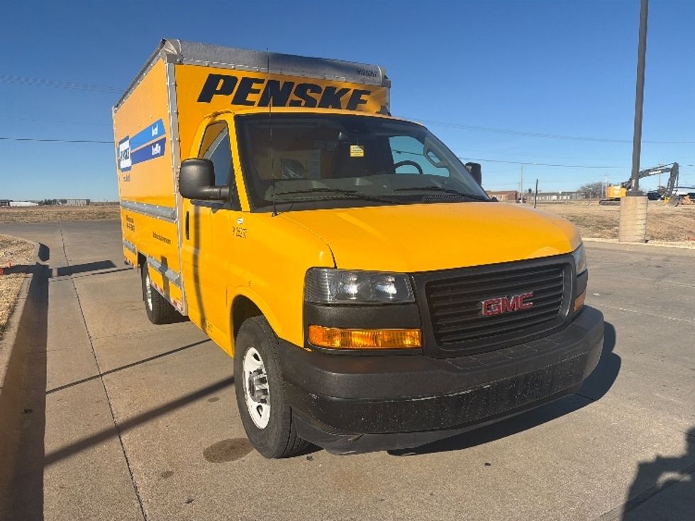 Light Duty Box Truck-Light and Medium Duty Trucks-GMC-2021-Savana G33503-Wichita-KS-110,876\n\t\tmiles-$ 25,250 - Image 1