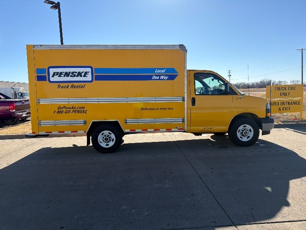 Light Duty Box Truck-Light and Medium Duty Trucks-GMC-2021-Savana G33503-Wichita-KS-112,387\n\t\tmiles-$ 25,000 - Image 13