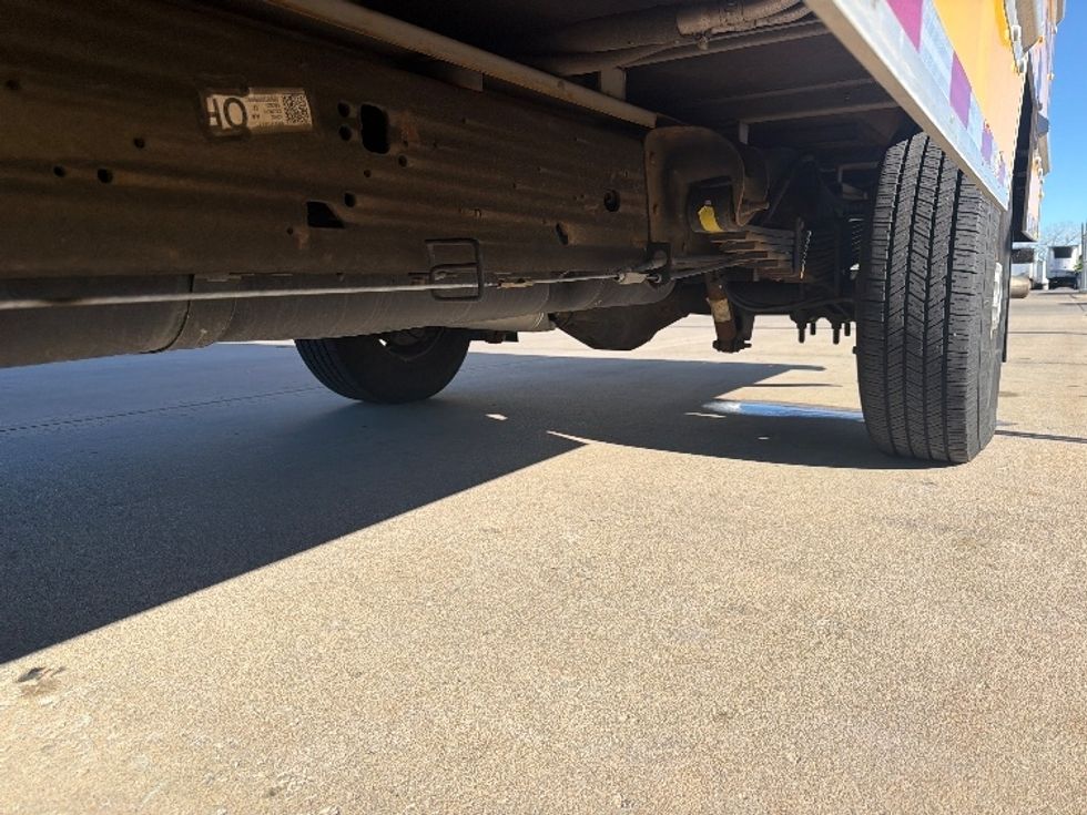 Light Duty Box Truck-Light and Medium Duty Trucks-GMC-2021-Savana G33503-Wichita-KS-112,387\n\t\tmiles-$ 25,000 - Image 5