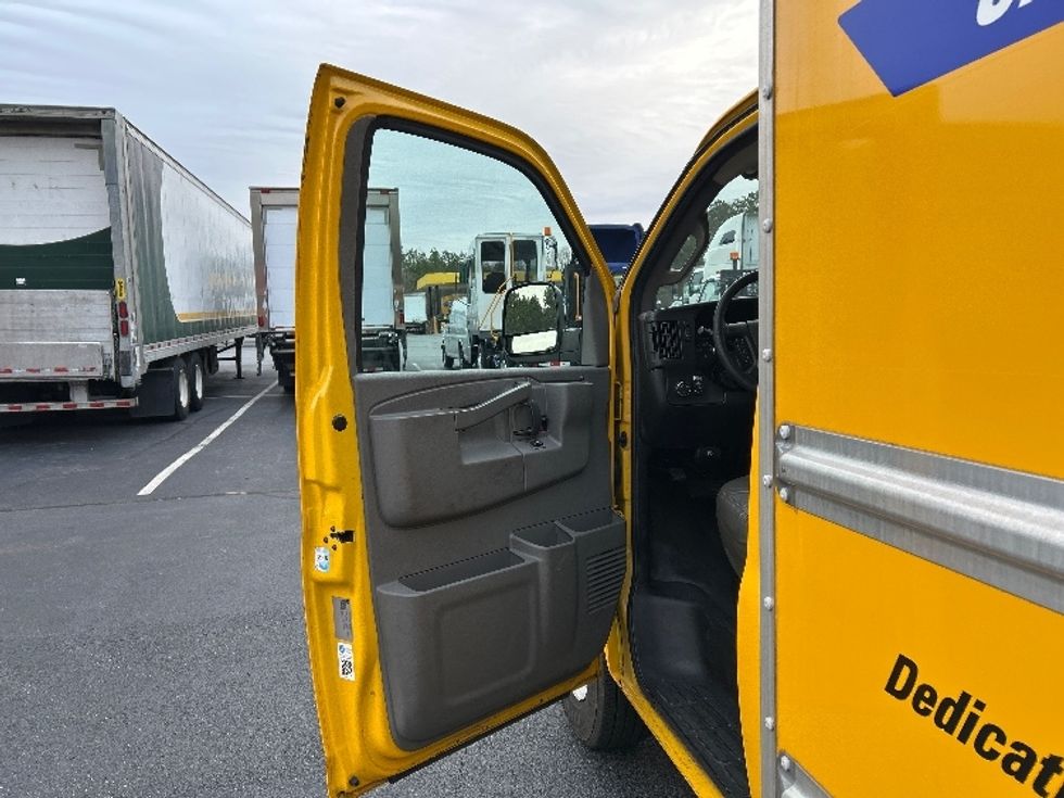 Light Duty Box Truck-Light and Medium Duty Trucks-GMC-2021-Savana G33503-Winston Salem-NC-119,549\n\t\tmiles-$ 25,750 - Image 15