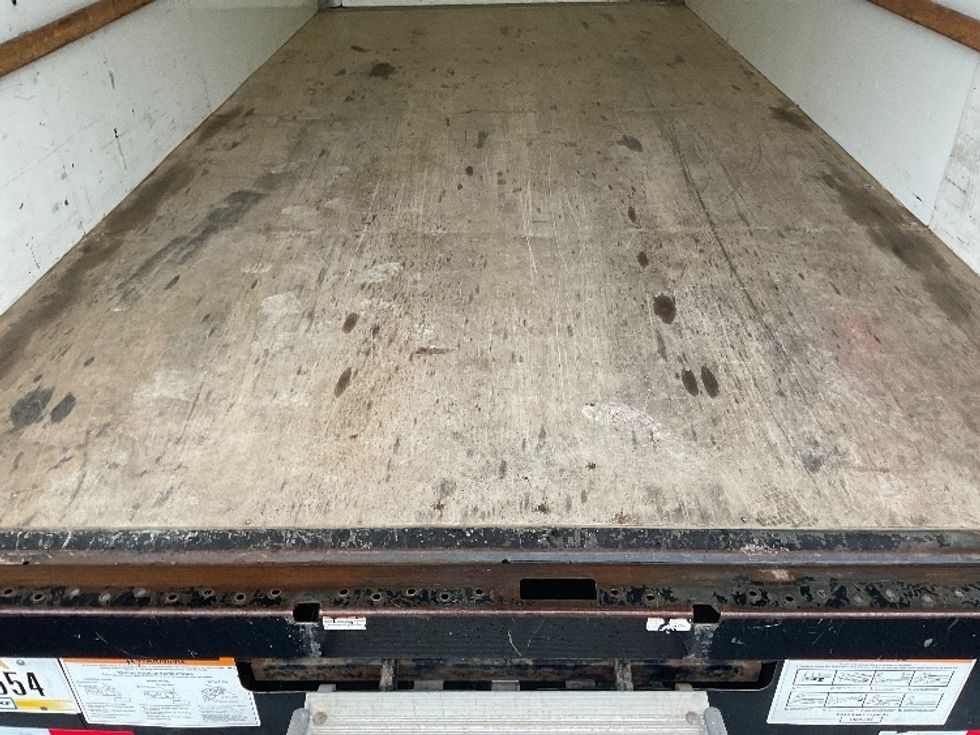 Light Duty Box Truck-Light and Medium Duty Trucks-GMC-2021-Savana G33903-Akron-OH-100,620\n\t\tmiles-$ 25,250 - Image 10