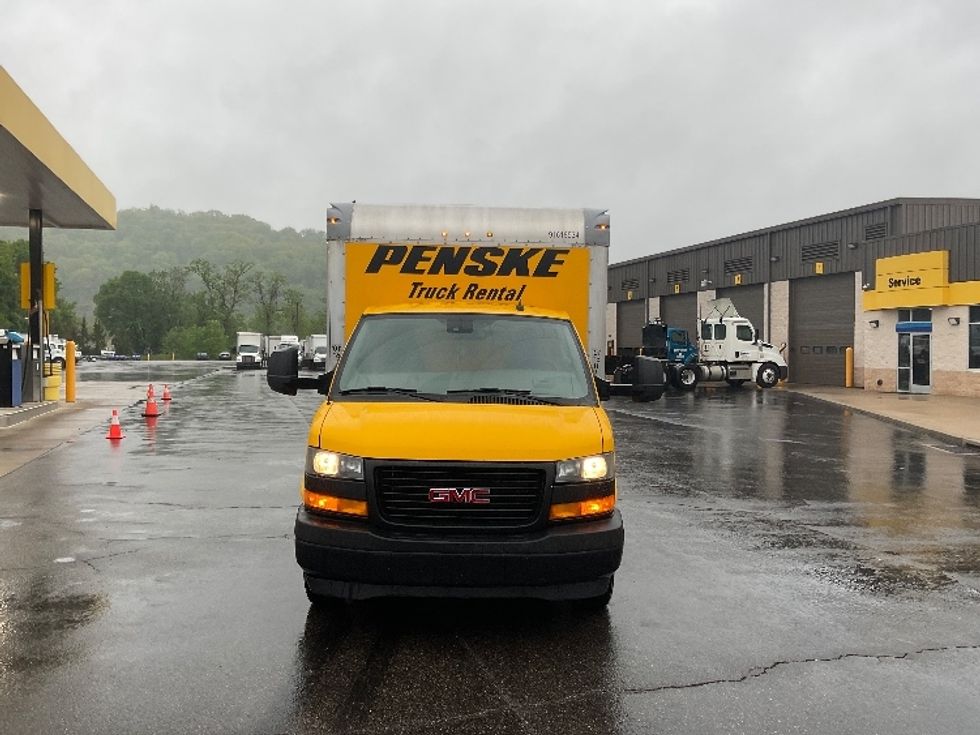 Light Duty Box Truck-Light and Medium Duty Trucks-GMC-2021-Savana G33903-Akron-OH-100,620\n\t\tmiles-$ 25,250 - Image 2