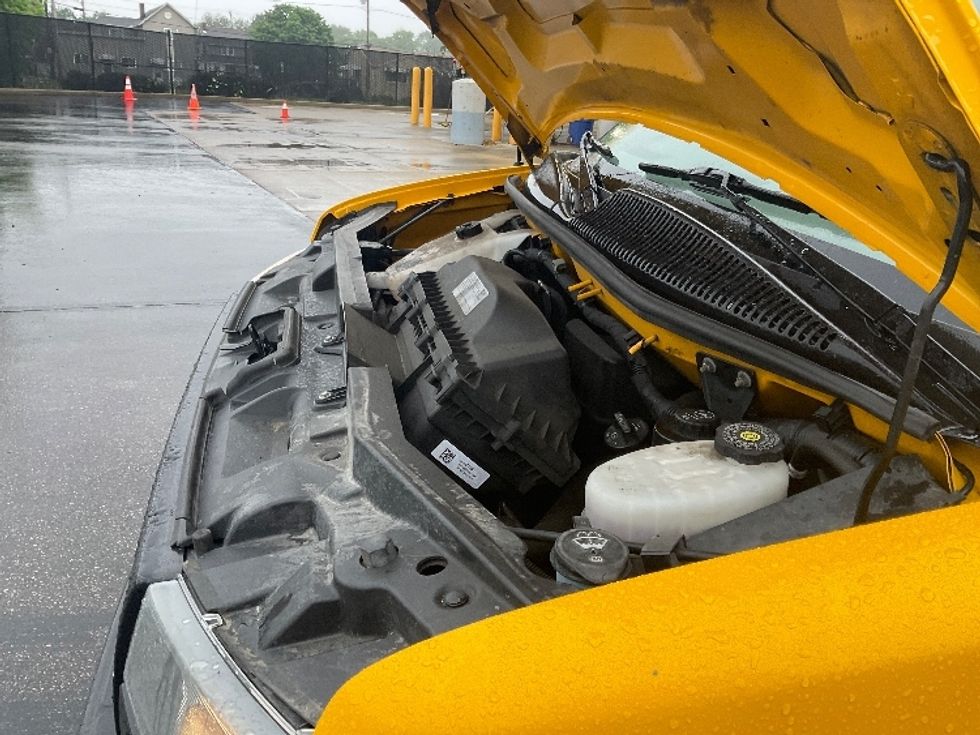 Light Duty Box Truck-Light and Medium Duty Trucks-GMC-2021-Savana G33903-Akron-OH-100,620\n\t\tmiles-$ 25,250 - Image 24