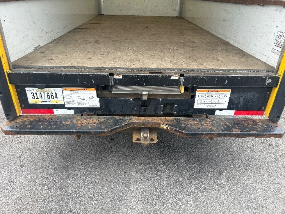 Light Duty Box Truck-Light and Medium Duty Trucks-GMC-2021-Savana G33903-Akron-OH-101,000\n\t\tmiles-$ 25,250 - Image 10