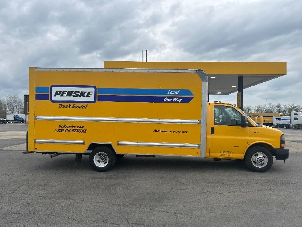 Light Duty Box Truck-Light and Medium Duty Trucks-GMC-2021-Savana G33903-Akron-OH-101,000\n\t\tmiles-$ 25,250 - Image 15