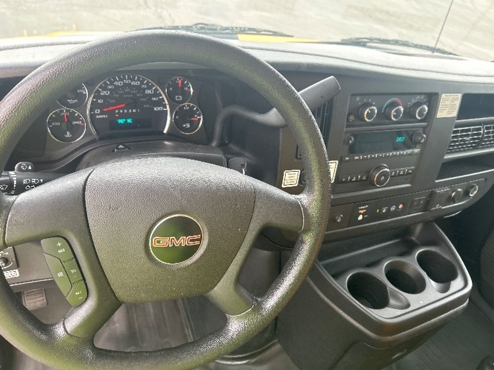 Light Duty Box Truck-Light and Medium Duty Trucks-GMC-2021-Savana G33903-Akron-OH-101,000\n\t\tmiles-$ 25,250 - Image 17
